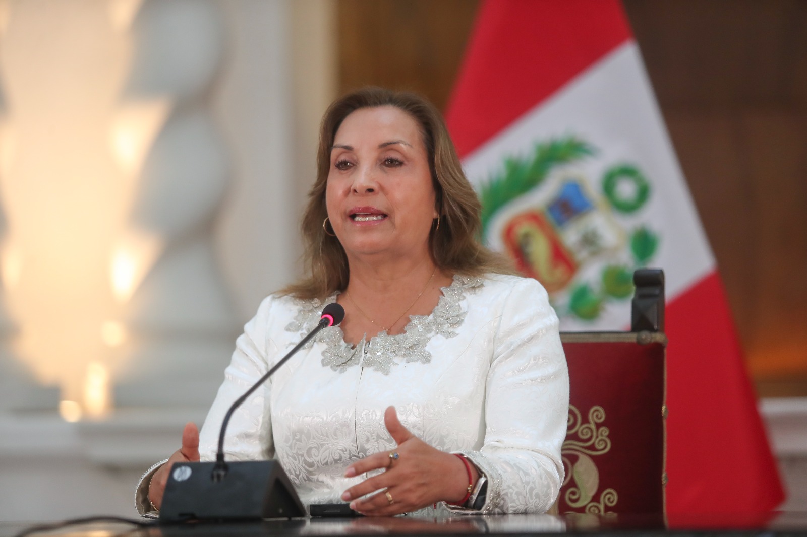 La Fiscalía de Perú registra la casa de la presidenta Dina Boluarte, en el marco del ‘caso Rolex’