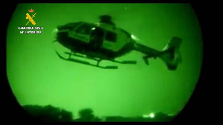 La Guardia Civil realiza el primer rescate aéreo de noche con gafas de visión nocturna