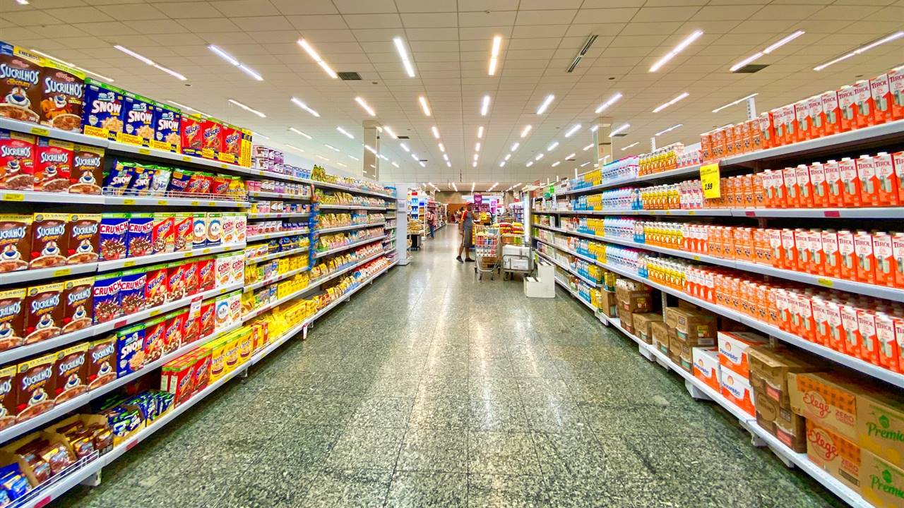 Los supermercados “expulsan” a las marcas de sus lineales