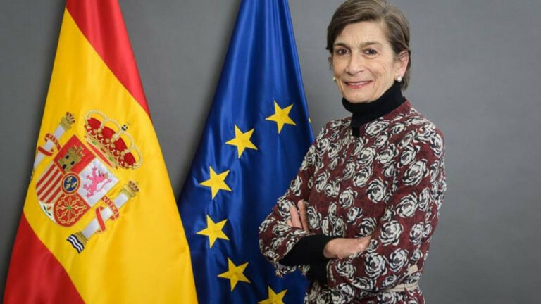 ¿Por qué la embajadora de España en Argentina cobra más de 200.000 euros brutos anuales?