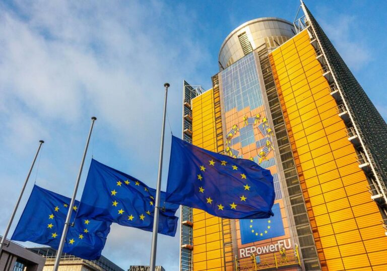 Bruselas decide este mes sobre el cuarto pago de los fondos europeos