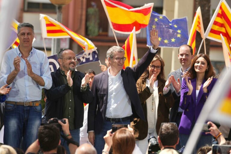 Feijóo insta a votar al PP para ‘cambiar las cosas’ y poner fin al ‘procés’ en Cataluña