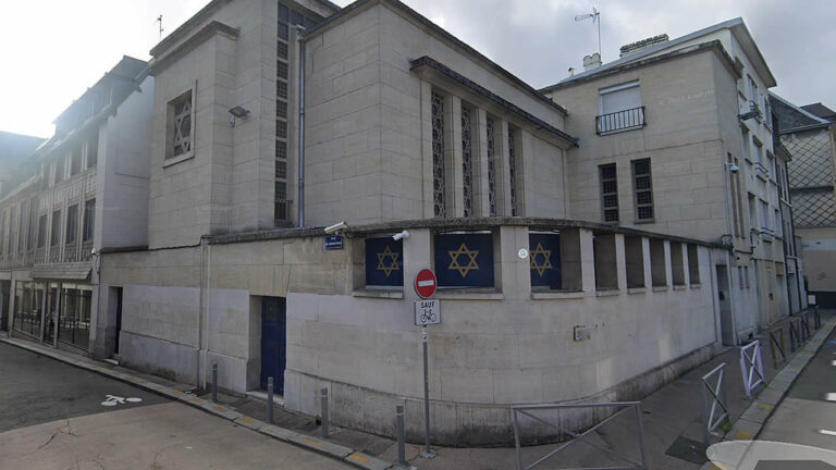 La Policía abate a un hombre en Francia que quería prender fuego a una sinagoga