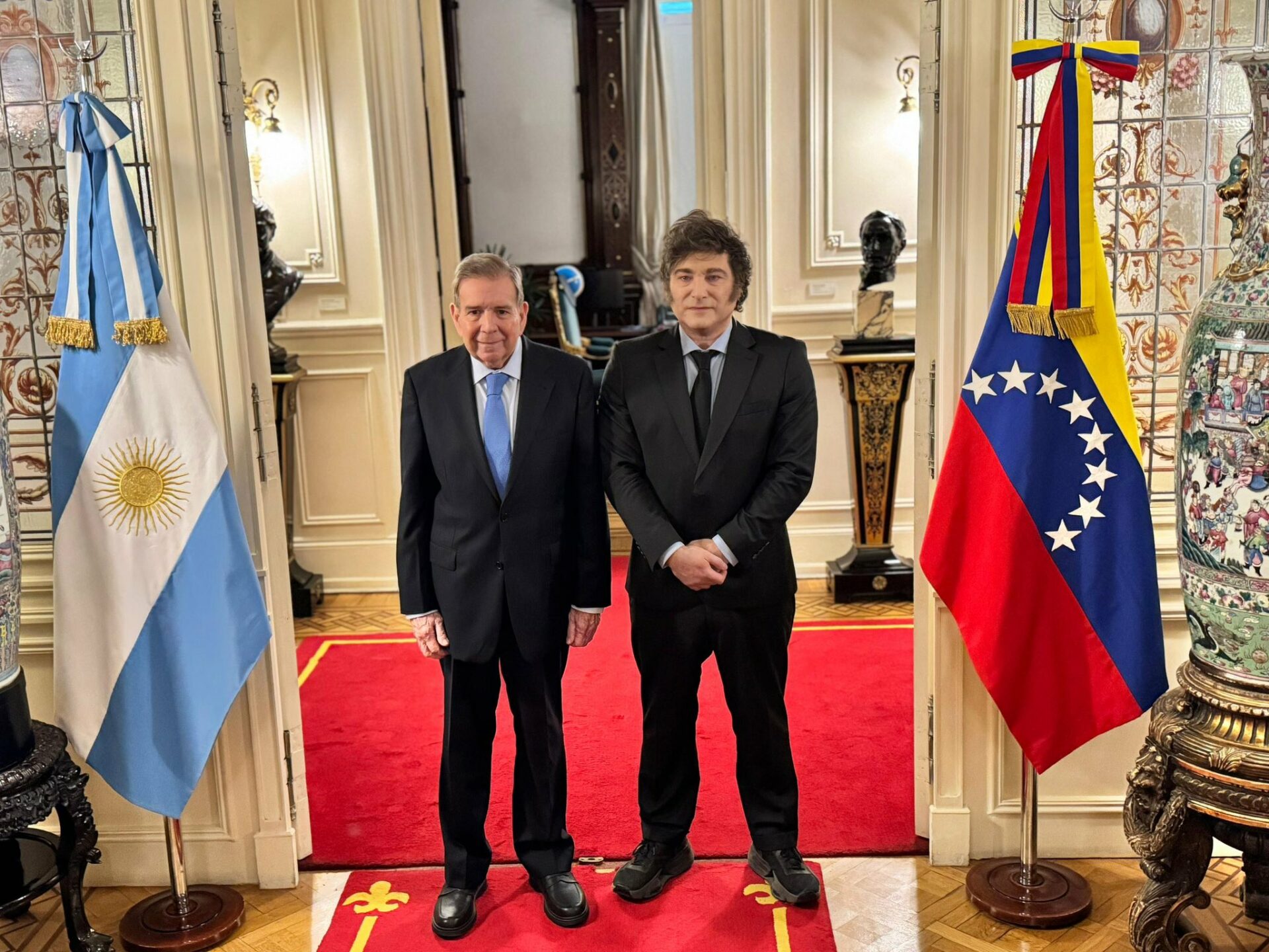 Gonzalez y Milei